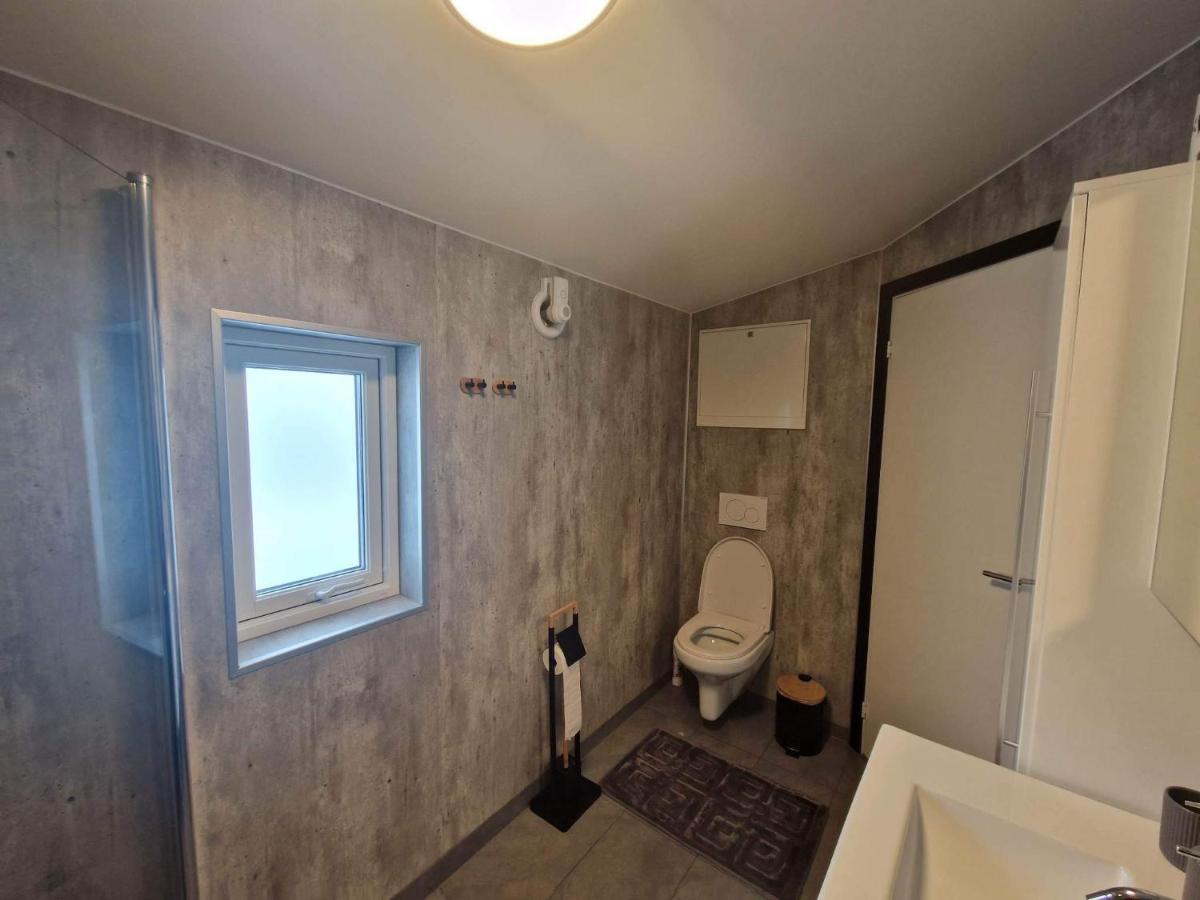 Northern Living 2 Room With Shared Bathroom Tromsø Exterior foto